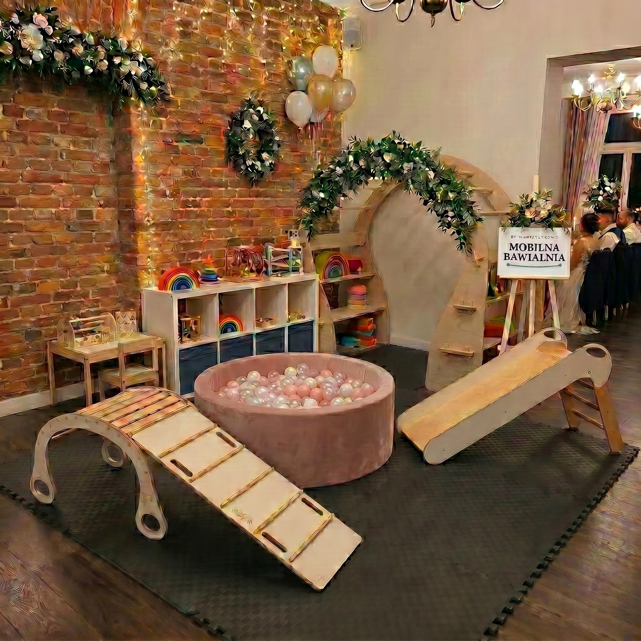 Mobilna Bawialnia — zabawki drewniane Montessori