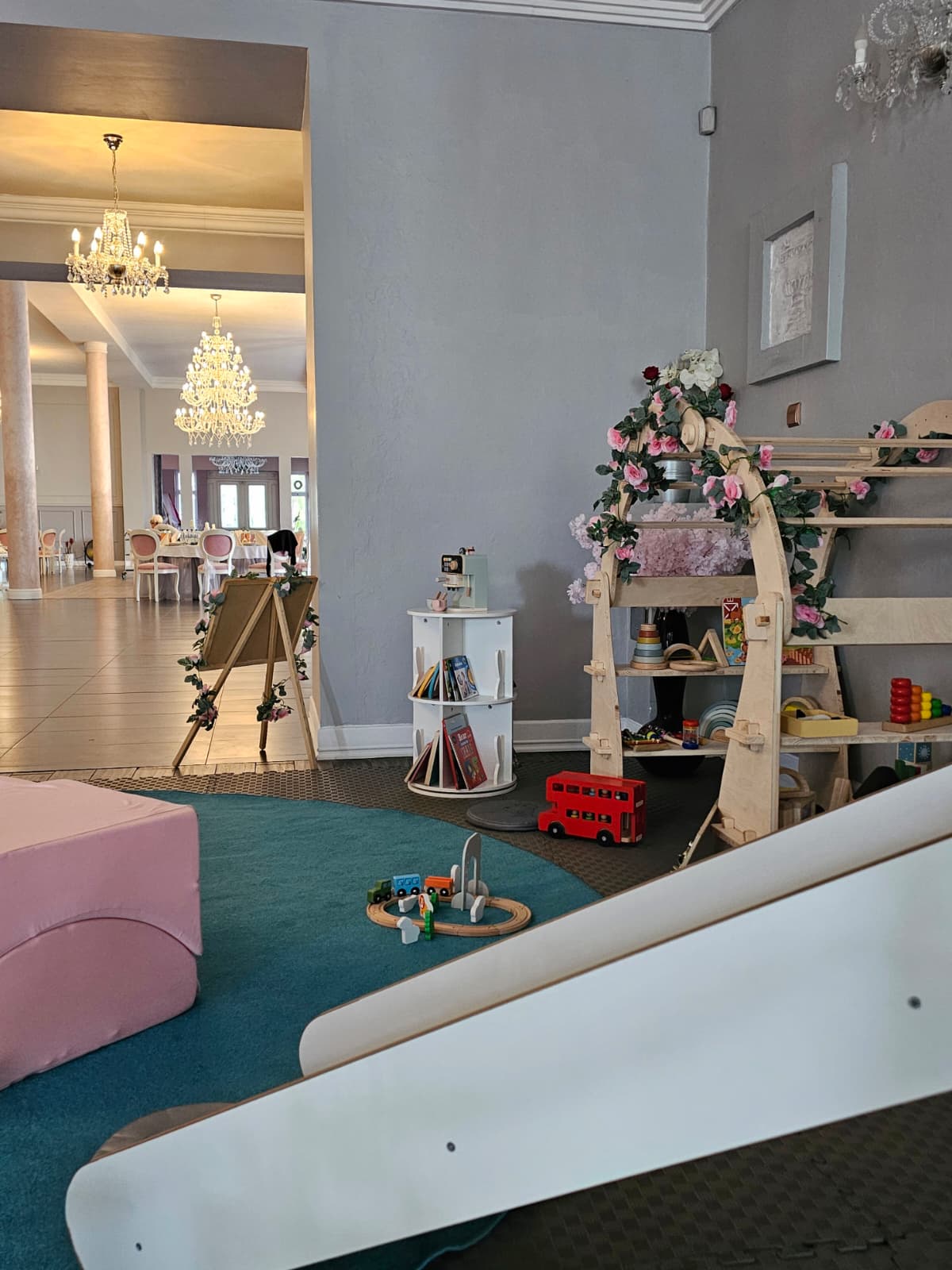 Mobilna Bawialnia — drewniane zabawki Montessori